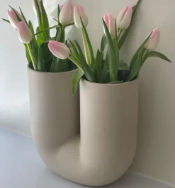 Vase en porcelaine sable 39cm Kink - Muuto