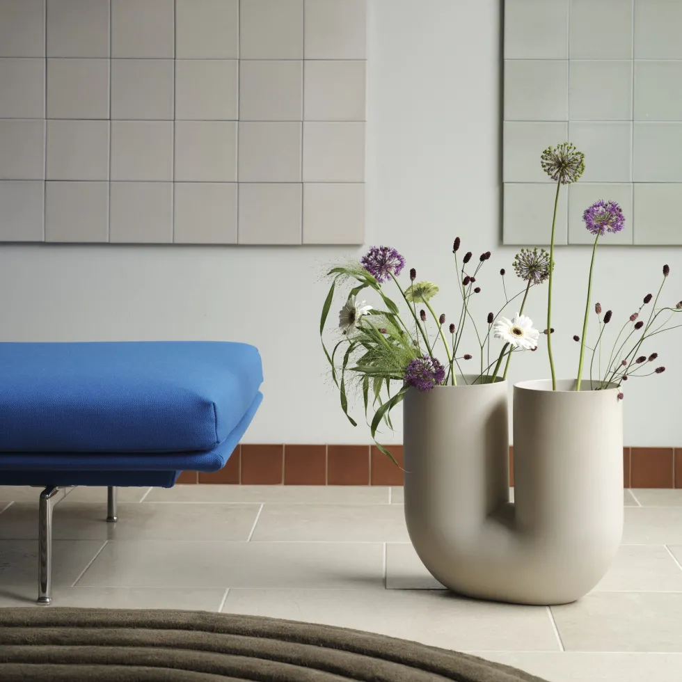 Vase en porcelaine sable 39cm Kink - Muuto