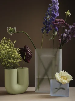 Vase en porcelaine vert Kink - Muuto