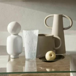 Vase en verre blanc Casca - Ferm Living