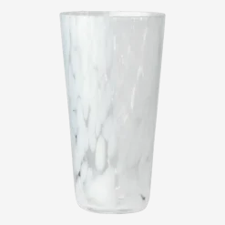 Vase en verre blanc Casca - Ferm Living