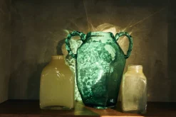 Vase en verre cristal vert Gemstone amfora - HKLIVING