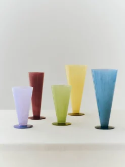 Vase en verre rose et rouge foncé 8,3x23cm Conical - HAY