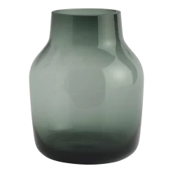 Vase en verre soufflé vert 15 cm Silent - Muuto