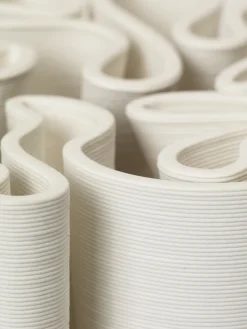 Vase organique en grès blanc Dedali - Ferm living