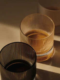 Verres en verre givré 8,5x9cm Ripple - Ferm living