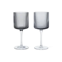 2 verres à vin blanc en verre gris fumé 7,2x16,8cm Ripple - Ferm Living