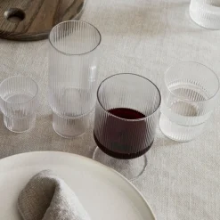 2 Verres à vin transparents Ripple - Ferm Living